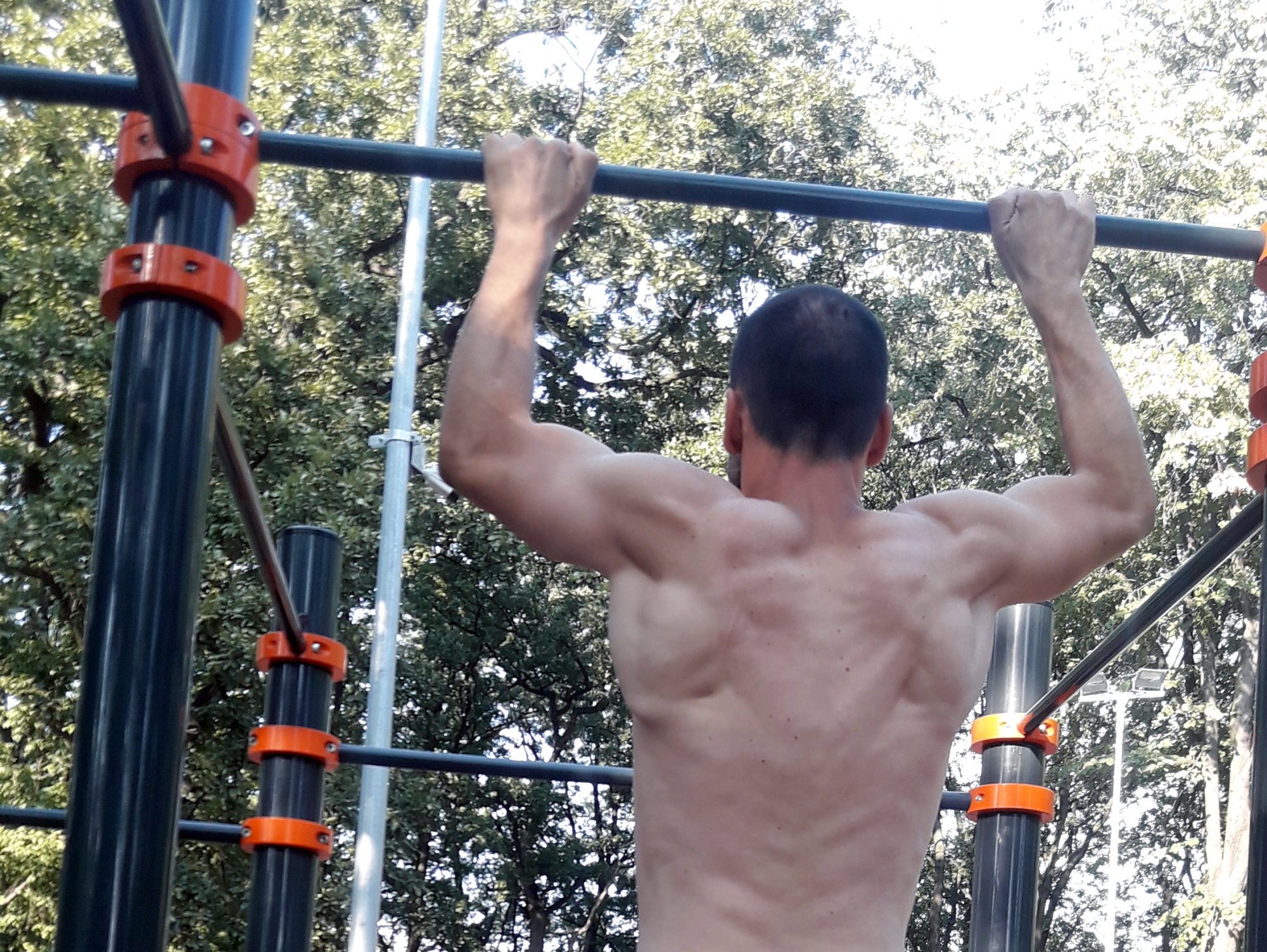 There are a few key things you can do to gain muscle mass naturally, such as: Lift weights regularly. Get enough protein. Get enough calories. Get enough rest. Stay hydrated.